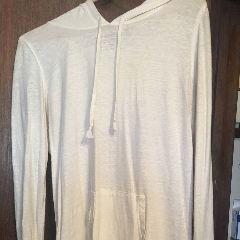 Size large, off white American Eagle pull over
